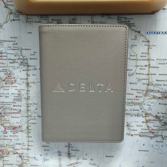 Delta Air Lines Official Passport Travel Holder Toscano Grey Vegan Leather New - Picture 10 of 14